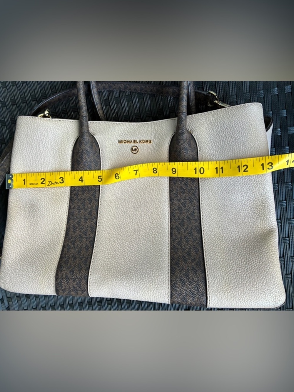 MICHAEL KORS BAG,Authentic Michael Kors Crossbody Bag. - Picture 6 of 16